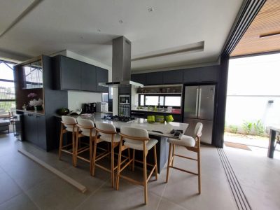 Casa, 4 quartos, 310 m² - Foto 1