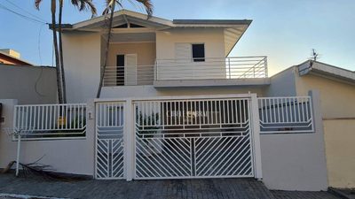 Casa, 3 quartos, 250 m² - Foto 1