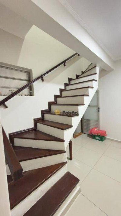 Sobrado, 3 quartos, 256 m² - Foto 5