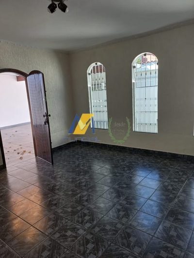 Casa, 3 quartos, 240 m² - Foto 1