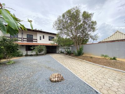 Casa, 4 quartos, 240 m² - Foto 1