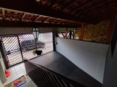 Casa, 3 quartos, 210 m² - Foto 1