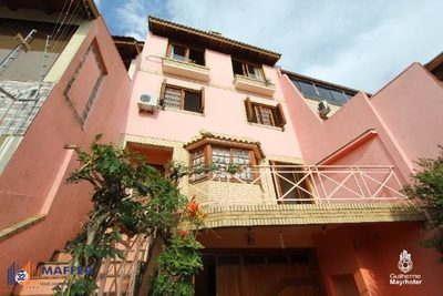 Casa, 3 quartos, 212 m² - Foto 1