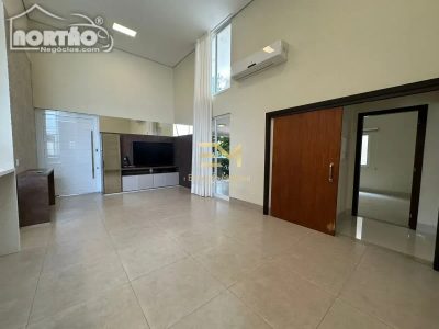 Casa, 4 quartos, 181 m² - Foto 1
