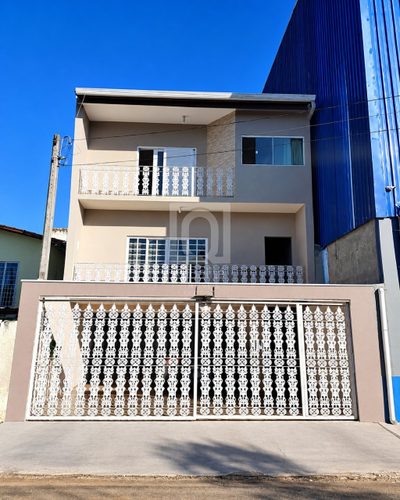 Sobrado, 4 quartos, 186 m² - Foto 1