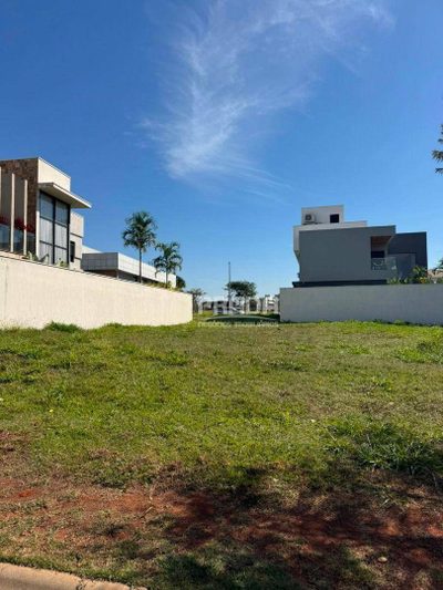 Loteamento e Condomínio, 447 m² - Foto 1