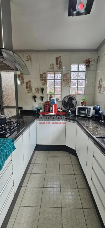 Casa, 3 quartos, 210 m² - Foto 4