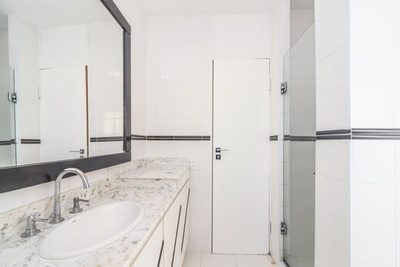 Apartamento, 3 quartos, 121 m² - Foto 2