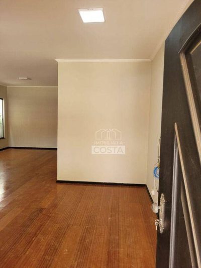 Casa, 3 quartos, 220 m² - Foto 2