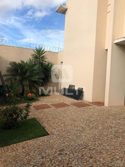 Casa, 3 quartos, 266 m² - Foto 1