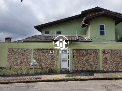 Casa, 3 quartos, 246 m² - Foto 1