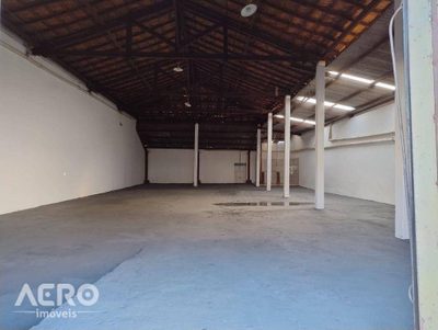 Depósito-Galpão, 242 m² - Foto 1