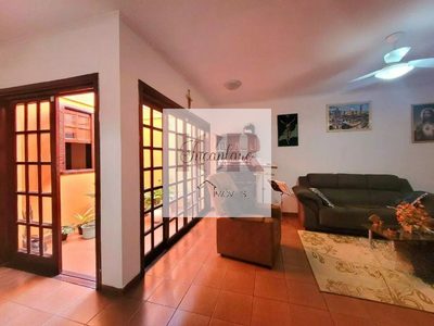 Casa, 4 quartos, 196 m² - Foto 2