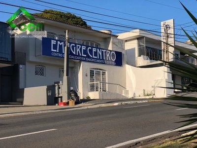Sobrado, 8 quartos, 335 m² - Foto 1