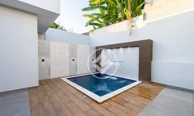 Casa, 3 quartos, 305 m² - Foto 1