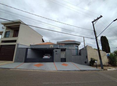 Casa, 3 quartos, 188 m² - Foto 1