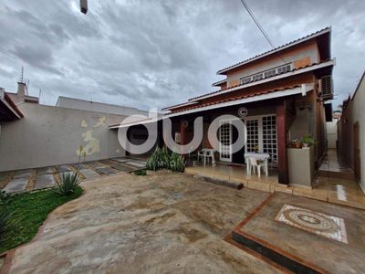 Casa, 3 quartos, 210 m² - Foto 2