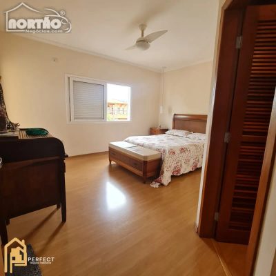 Casa, 3 quartos, 240 m² - Foto 3