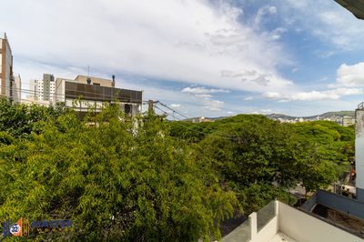 Casa, 5 quartos, 230 m² - Foto 4