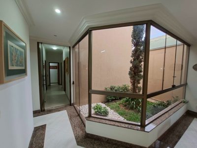 Casa, 4 quartos, 226 m² - Foto 2