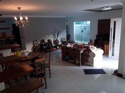 Casa, 3 quartos, 200 m² - Foto 2