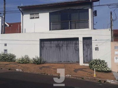 Casa, 3 quartos, 232 m² - Foto 1