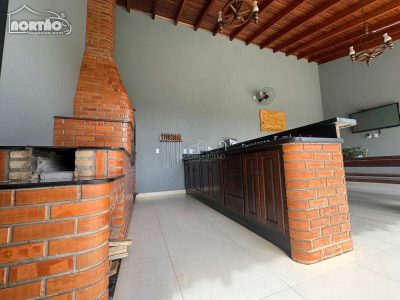 Casa, 3 quartos, 229 m² - Foto 2