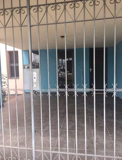 Casa, 2 quartos, 200 m² - Foto 1
