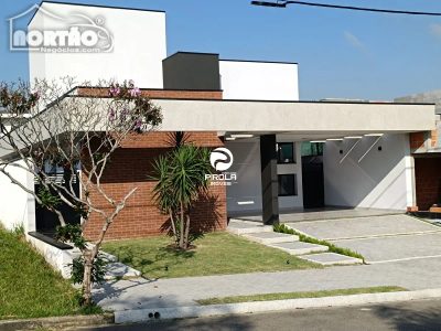 Casa, 4 quartos, 156 m² - Foto 1