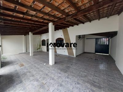 Casa, 3 quartos, 216 m² - Foto 1