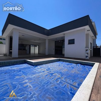 Casa, 5 quartos, 245 m² - Foto 1