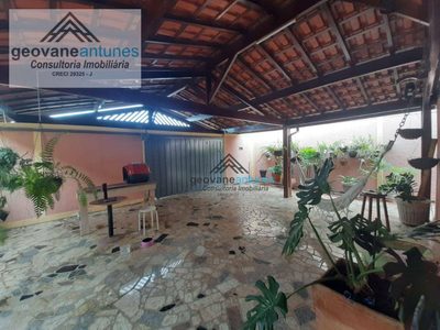Casa, 3 quartos, 204 m² - Foto 1