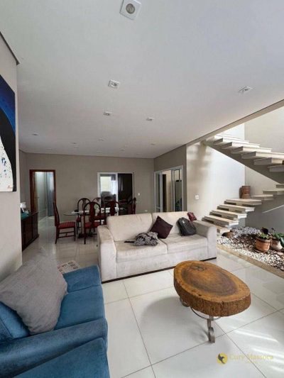 Casa, 3 quartos, 200 m² - Foto 1