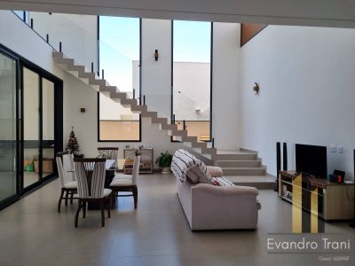 Casa, 3 quartos, 318 m² - Foto 1