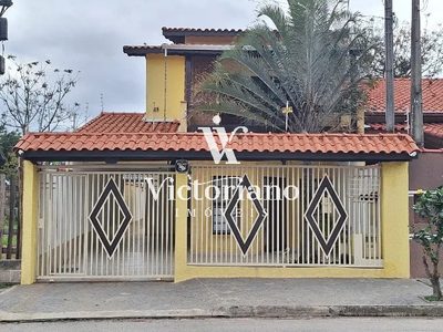 Casa, 3 quartos, 214 m² - Foto 1