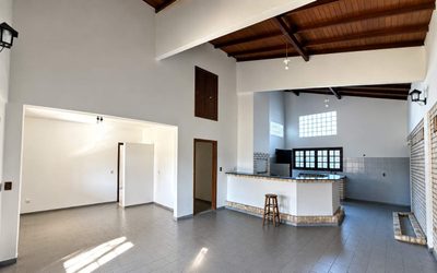 Casa, 4 quartos, 180 m² - Foto 1