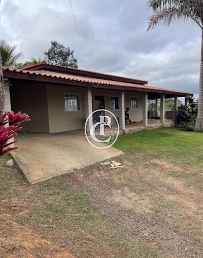 Sítio, 3 quartos, 2400 m² - Foto 1