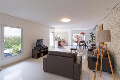 Casa, 3 quartos, 250 m² - Foto 1