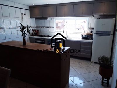 Casa, 3 quartos, 210 m² - Foto 3