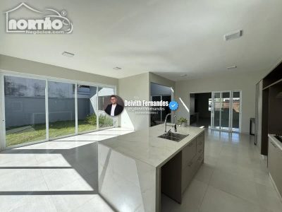 Casa, 3 quartos, 220 m² - Foto 1