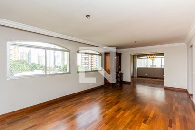 Apartamento, 3 quartos, 210 m² - Foto 2