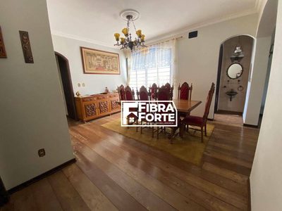 Casa, 3 quartos, 195 m² - Foto 1