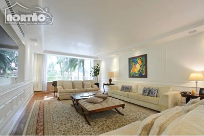 Casa, 4 quartos, 358 m² - Foto 1