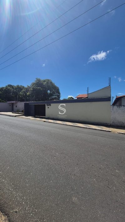 Casa, 4 quartos, 250 m² - Foto 1