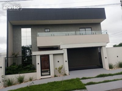 Casa, 4 quartos, 220 m² - Foto 1