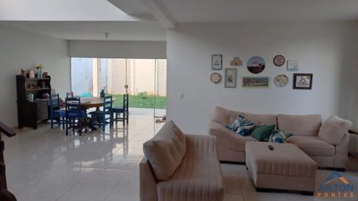 Casa, 5 quartos, 243 m² - Foto 1