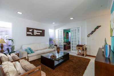 Sobrado, 3 quartos, 320 m² - Foto 1