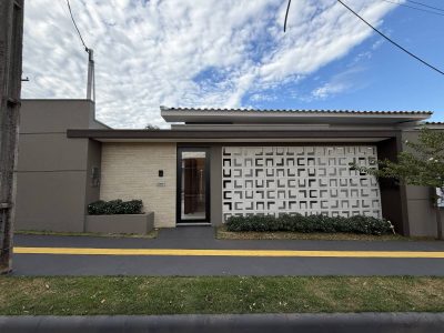 Casa, 3 quartos, 218 m² - Foto 1