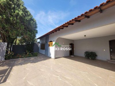 Casa, 4 quartos, 327 m² - Foto 1