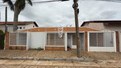 Casa, 2 quartos, 428 m² - Foto 1